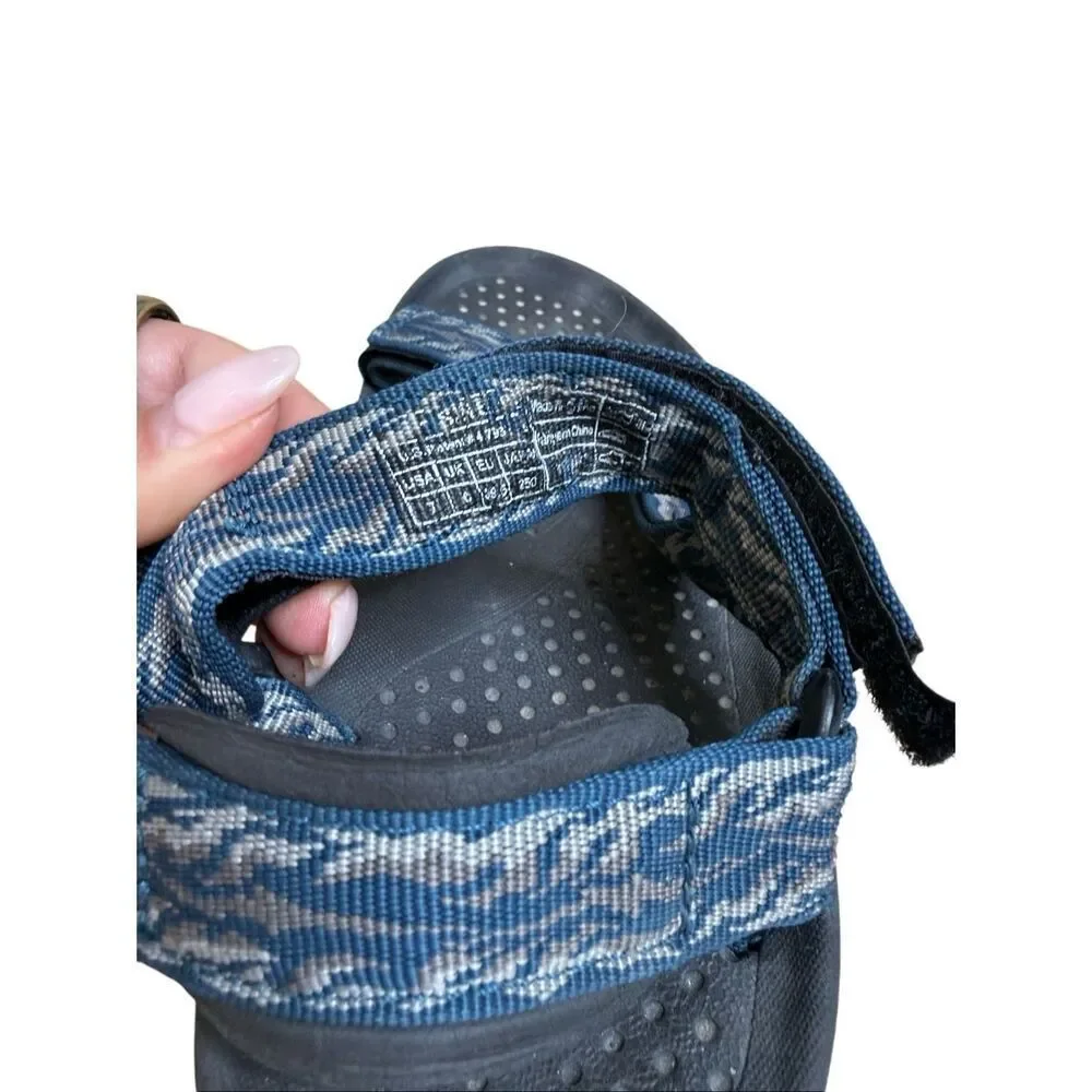 Teva Hurricane 3 men’s Sandal Blue size 7